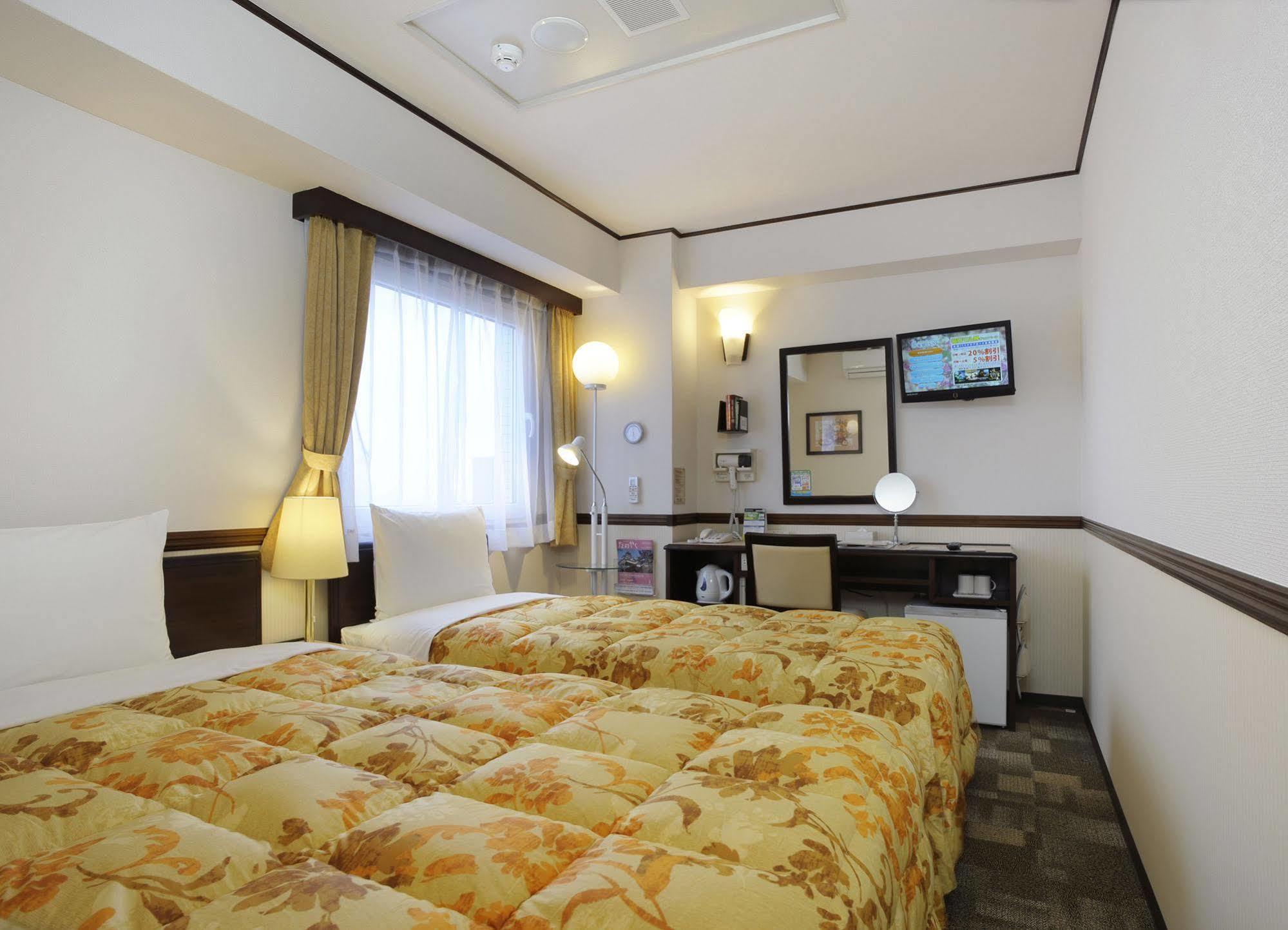 Toyoko Inn Kokura-Eki Minami-Guchi Kitakyushu Bagian luar foto
