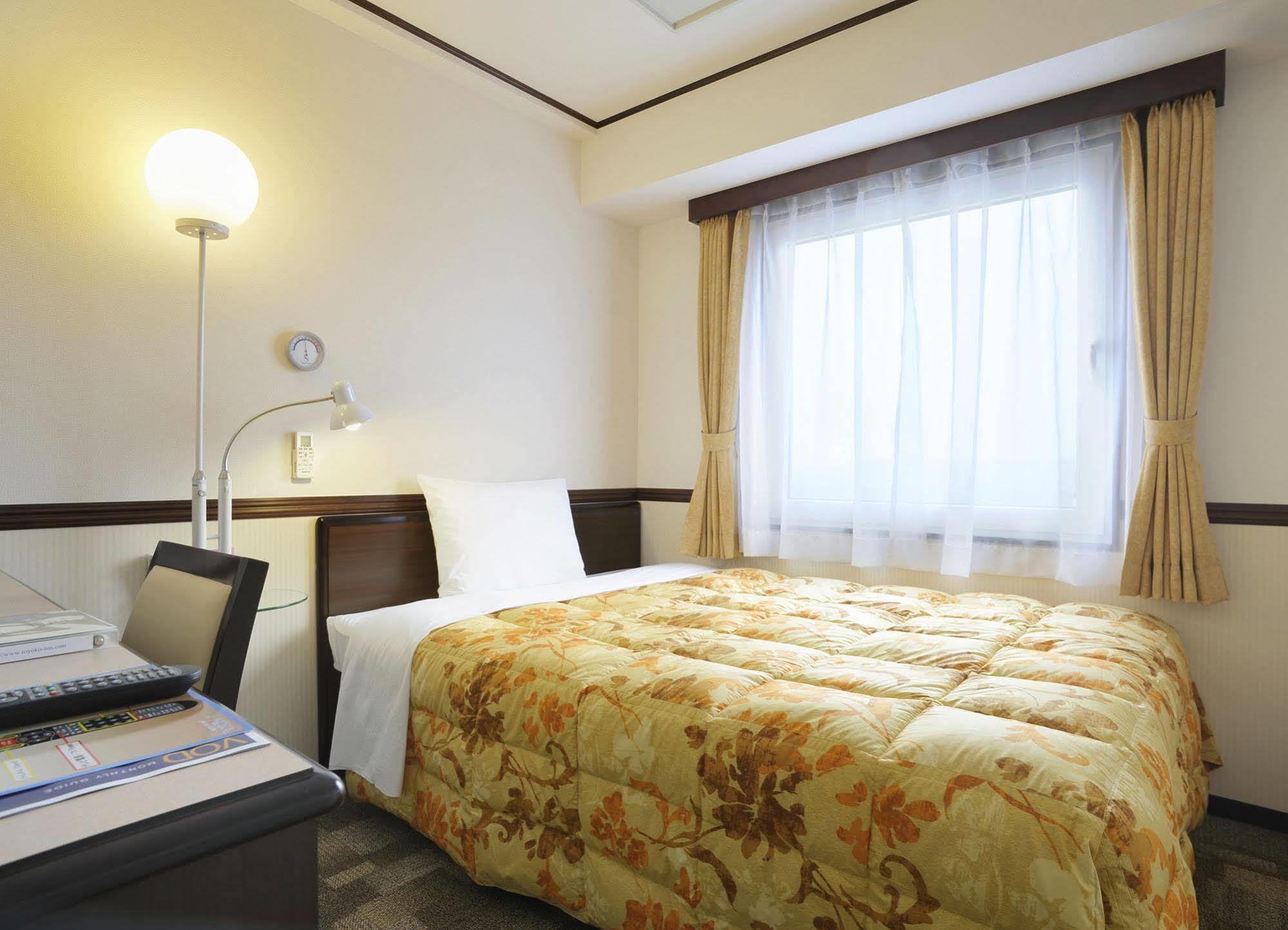 Toyoko Inn Kokura-Eki Minami-Guchi Kitakyushu Bagian luar foto