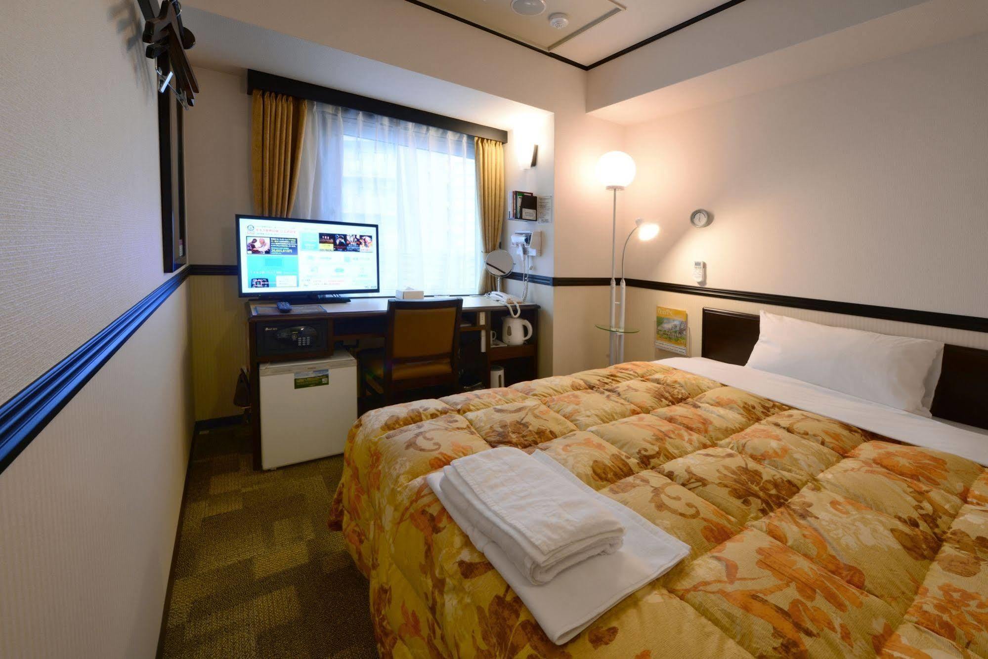 Toyoko Inn Kokura-Eki Minami-Guchi Kitakyushu Bagian luar foto