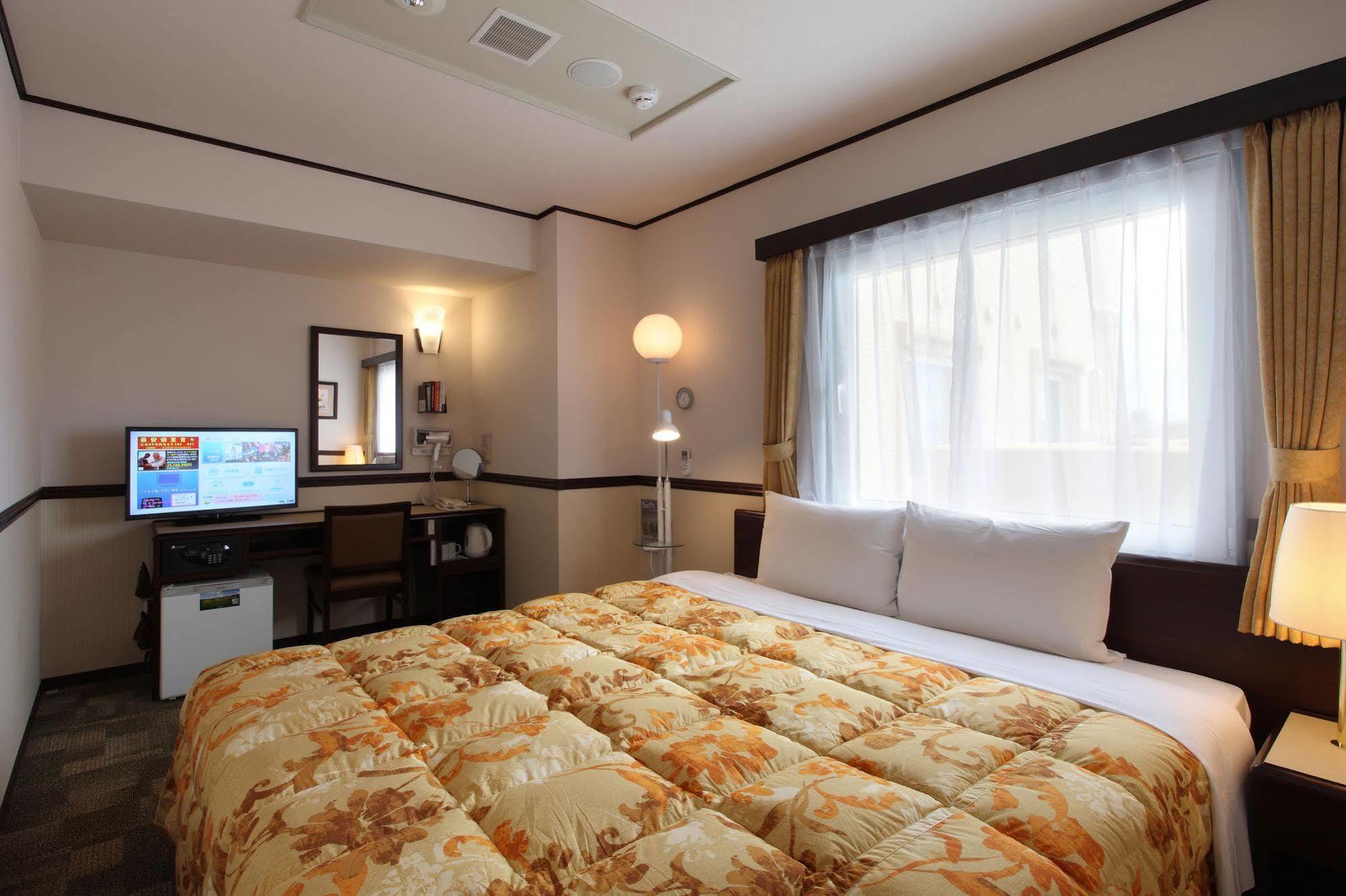 Toyoko Inn Kokura-Eki Minami-Guchi Kitakyushu Bagian luar foto